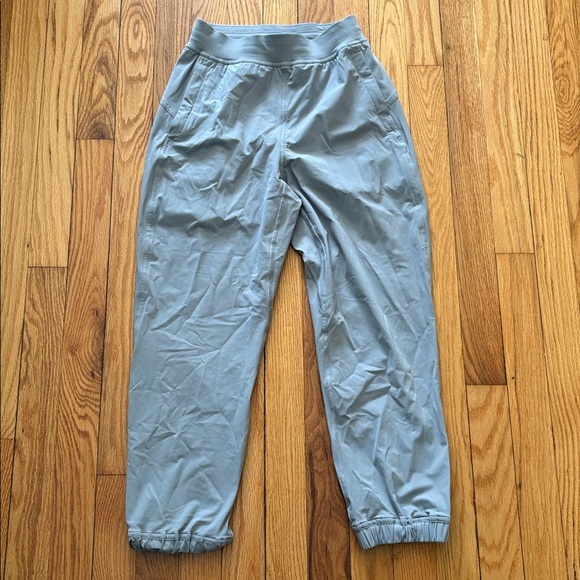 Lululemon Adapted State High-Rise Jogger Crop
Rhino Grey size 0 - Picture 2 of 9